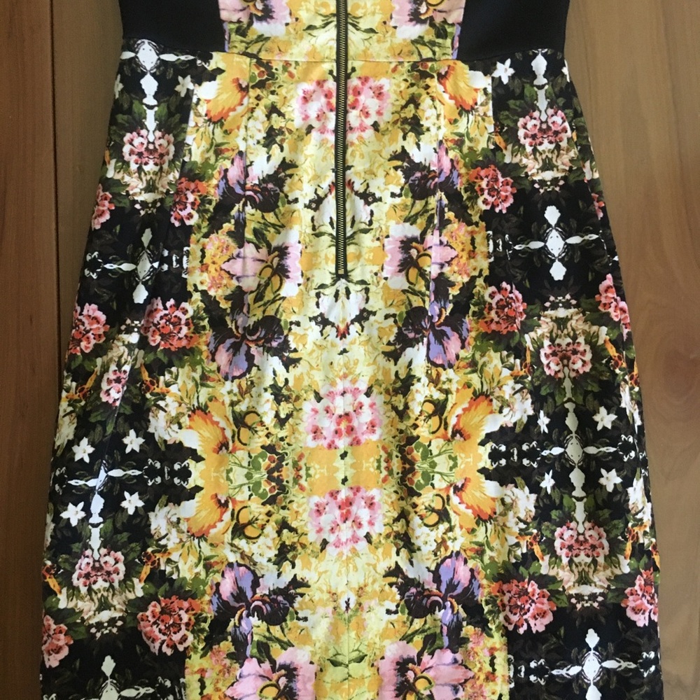 Colorful dress - Picture 6 of 7